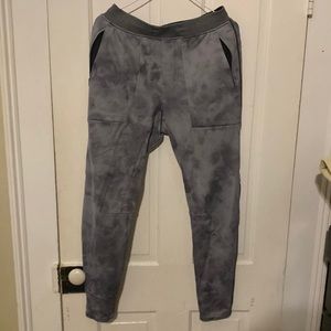 Mens lululemon texture tech pant, Sz Medium